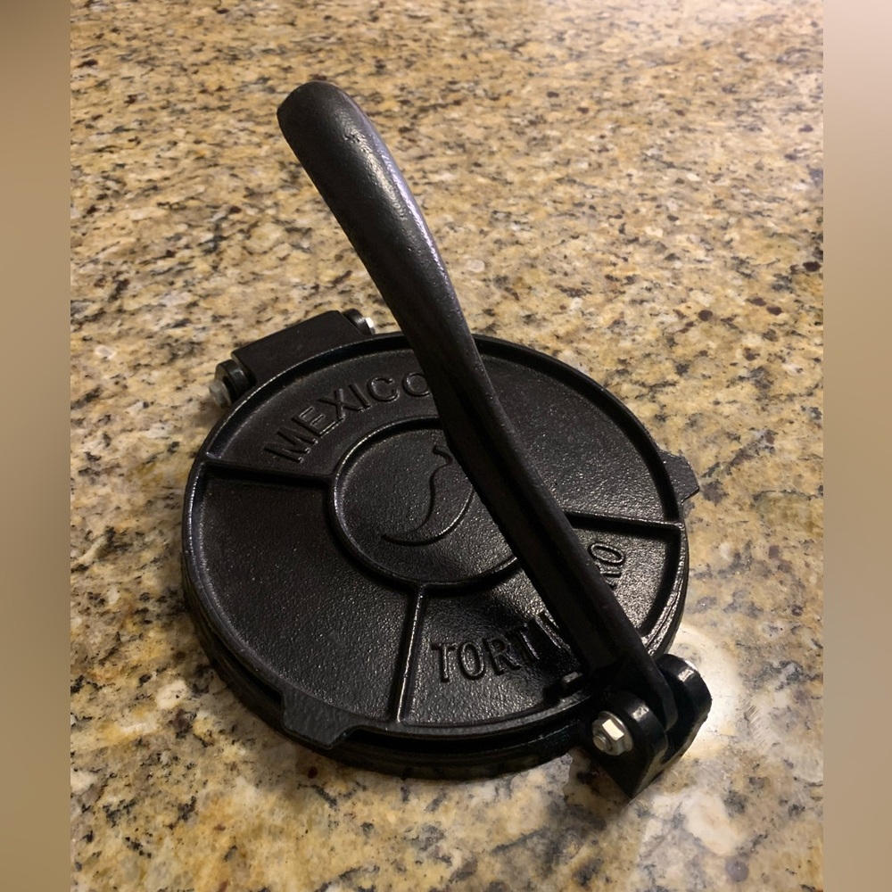 Cast Iron Tortilla Press - Black